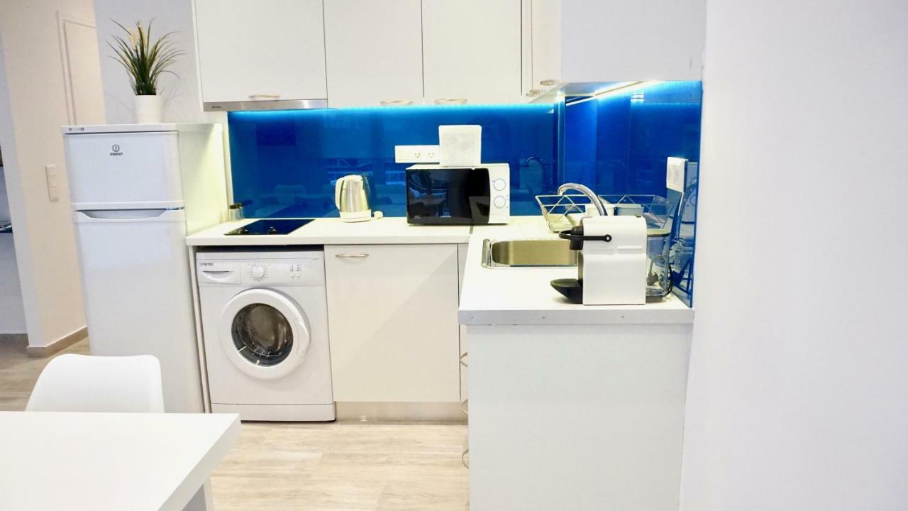 Modern & Central Apt In Афіни Екстер'єр фото