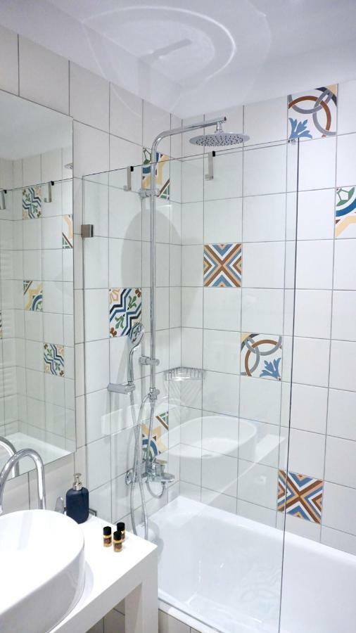 Modern & Central Apt In Афіни Екстер'єр фото