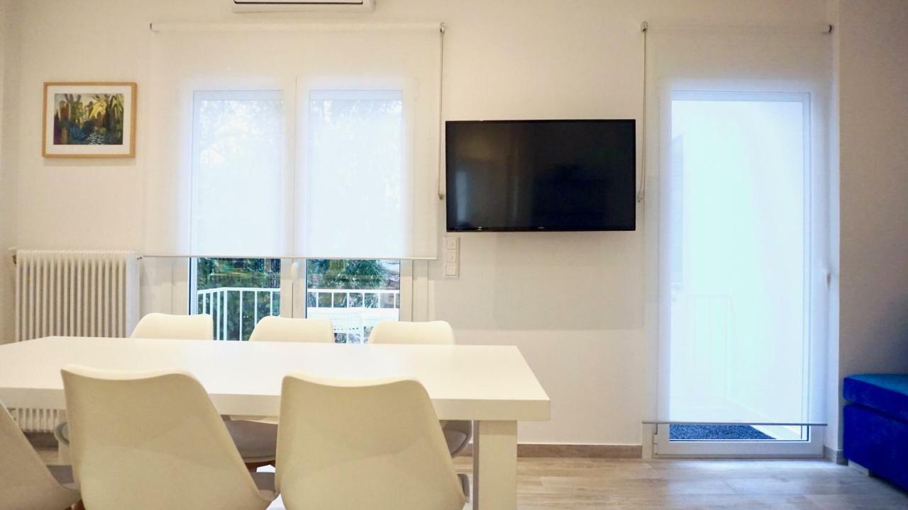 Modern & Central Apt In Афіни Екстер'єр фото