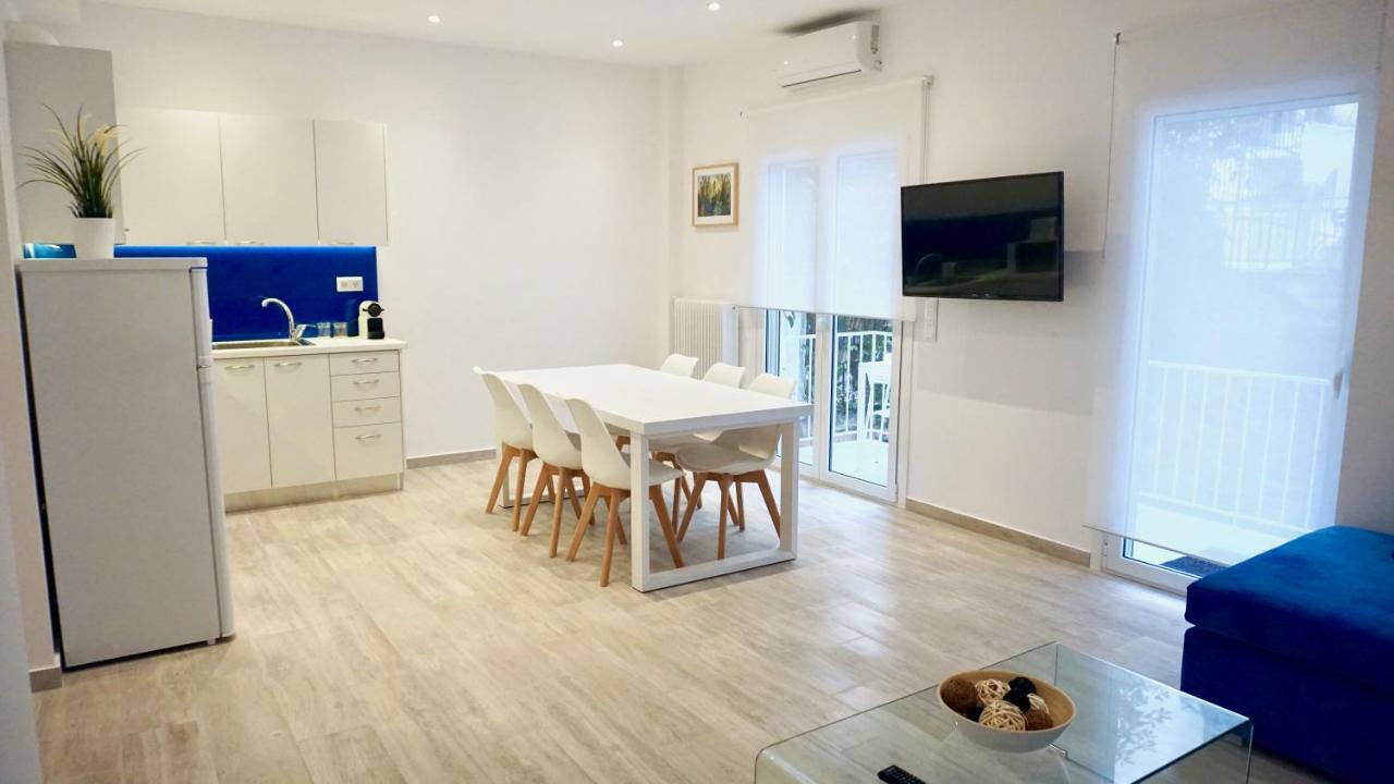 Modern & Central Apt In Афіни Екстер'єр фото